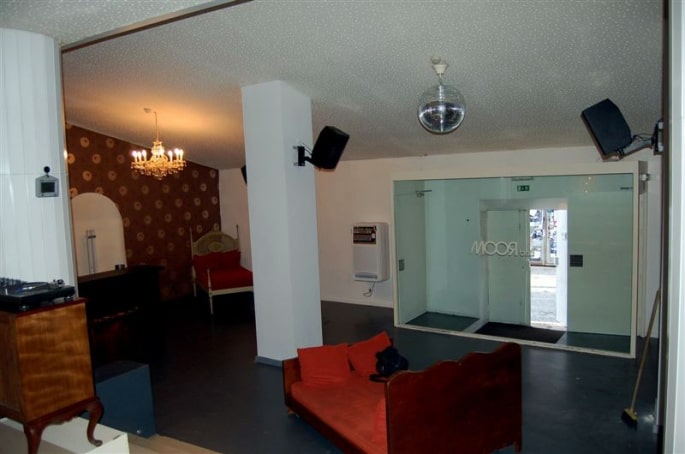 Bar_Bedroom__2_.jpg_685